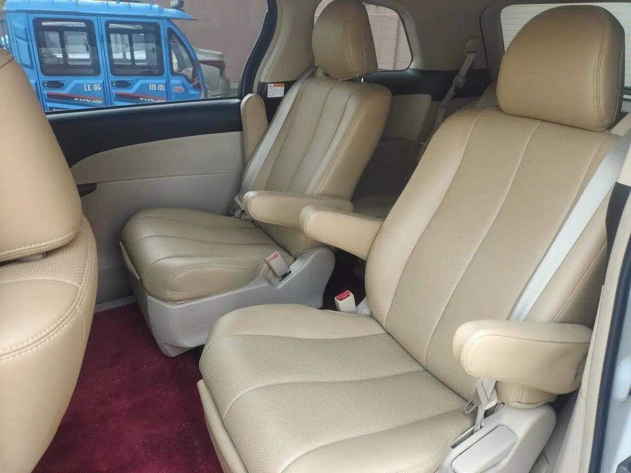 Toyota Previa  — миниатюра 18