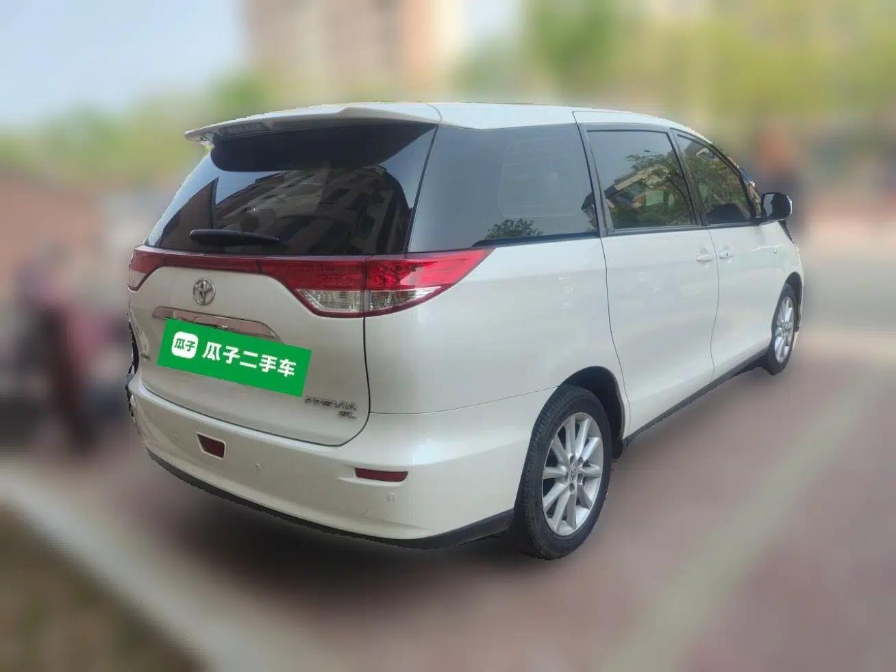 Toyota Previa  — миниатюра 6