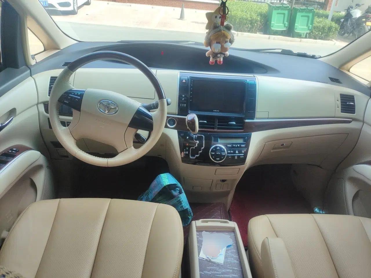 Toyota Previa  — миниатюра 10