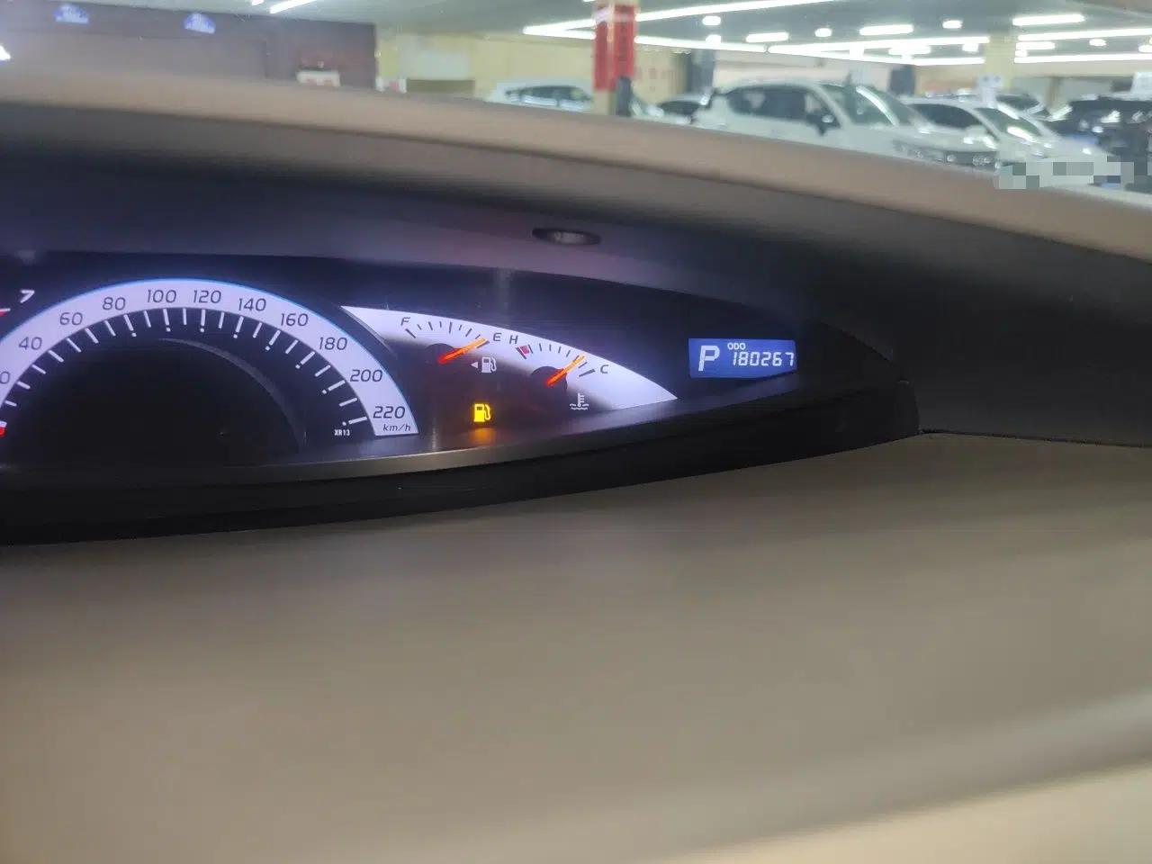 Toyota Previa 2012 2.4L 7-Seater Luxury Edition — миниатюра 13