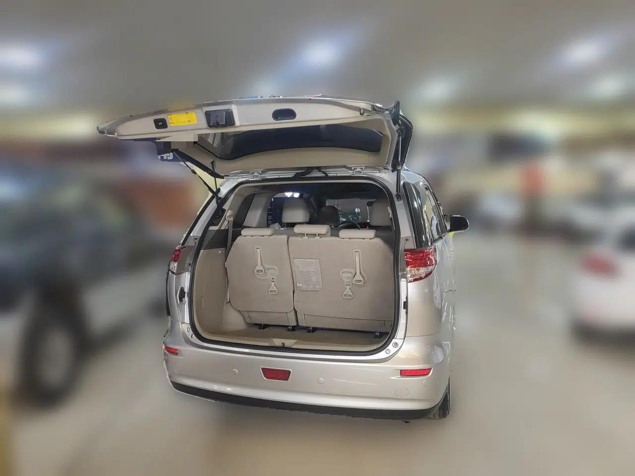 Toyota Previa 2012 2.4L 7-Seater Luxury Edition — миниатюра 20
