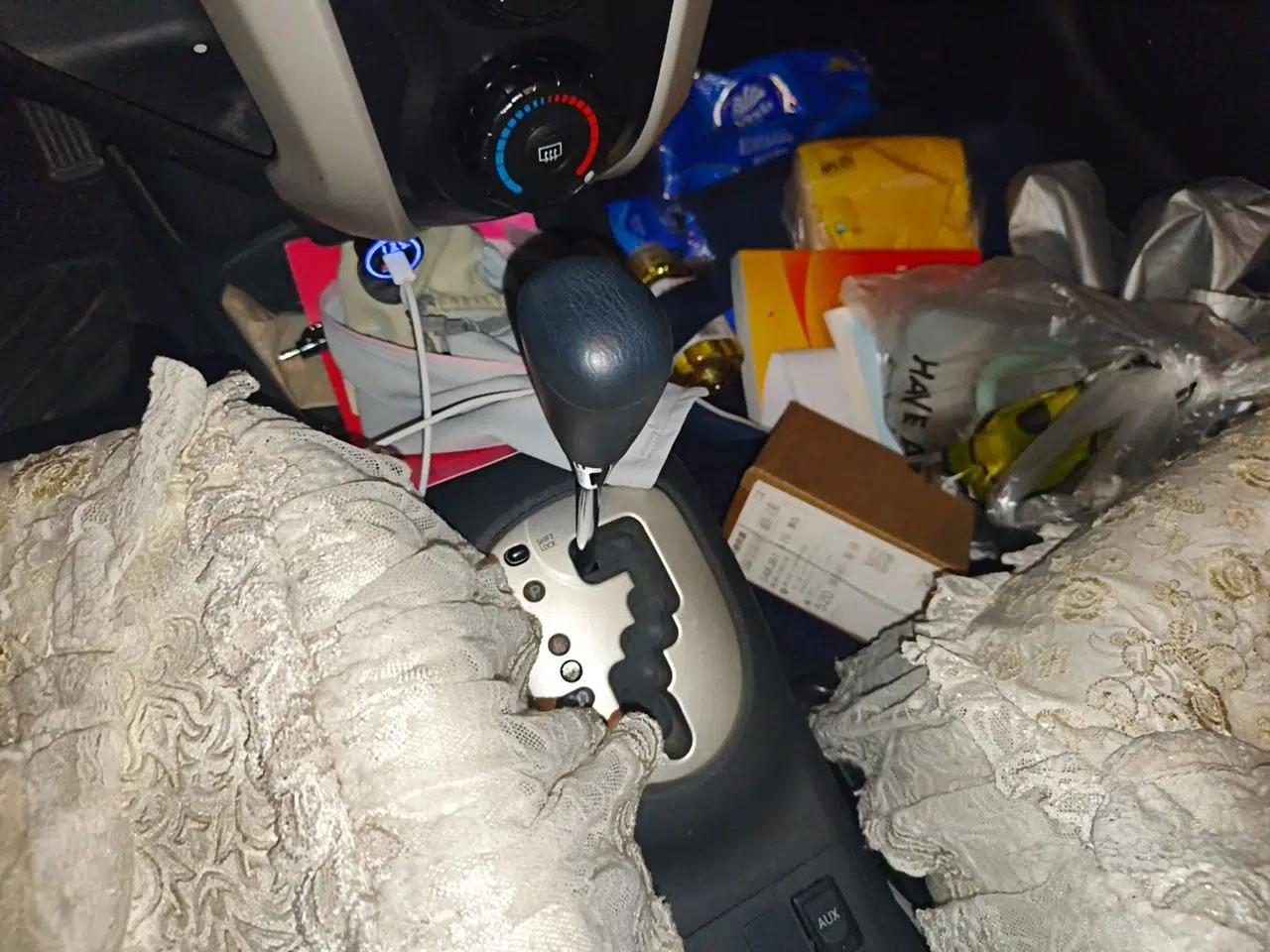 Toyota Yaris 2011 1.6E Automatic Charm Edition — миниатюра 15