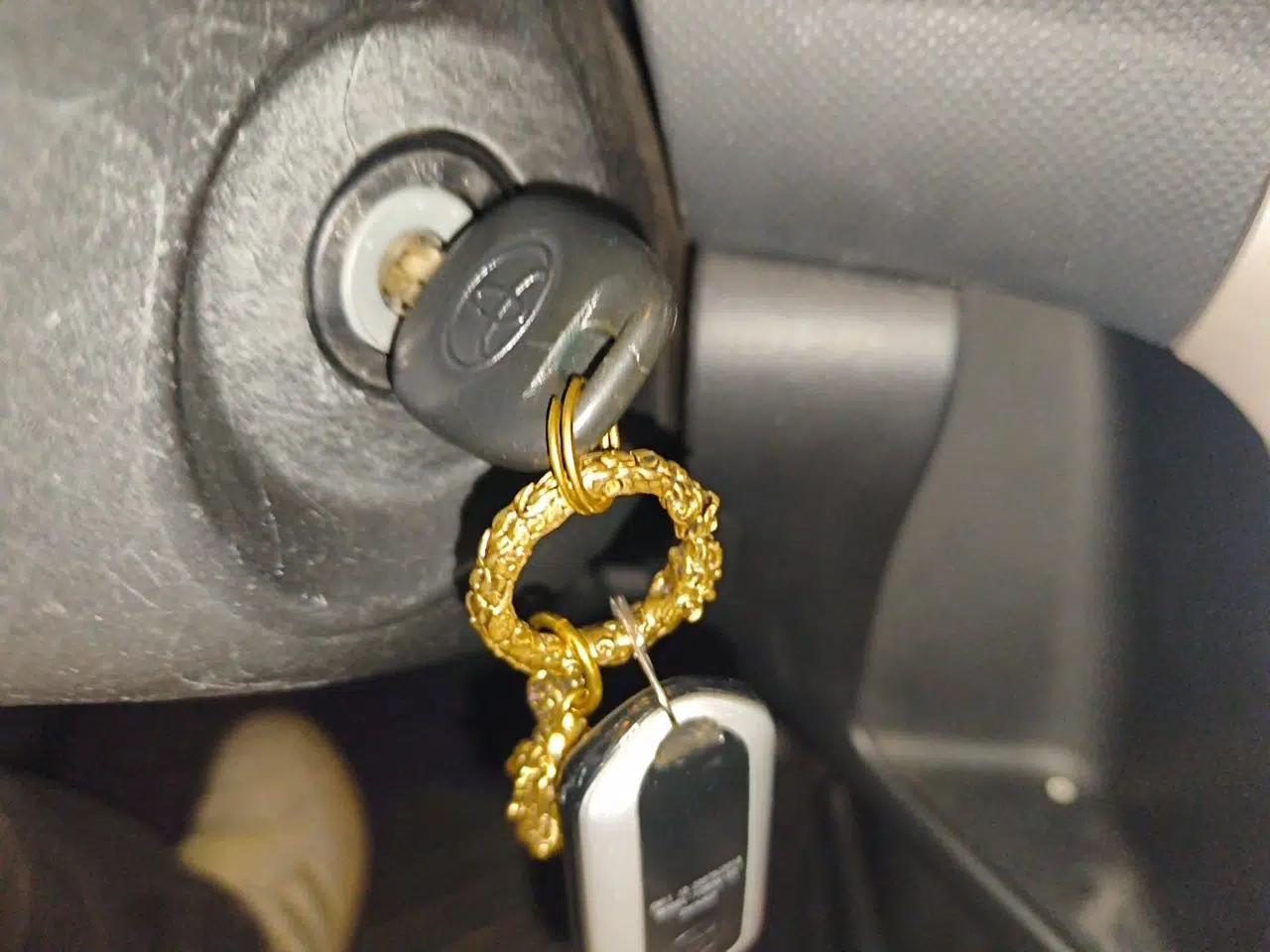Toyota Yaris 2011 1.6E Automatic Charm Edition — миниатюра 9