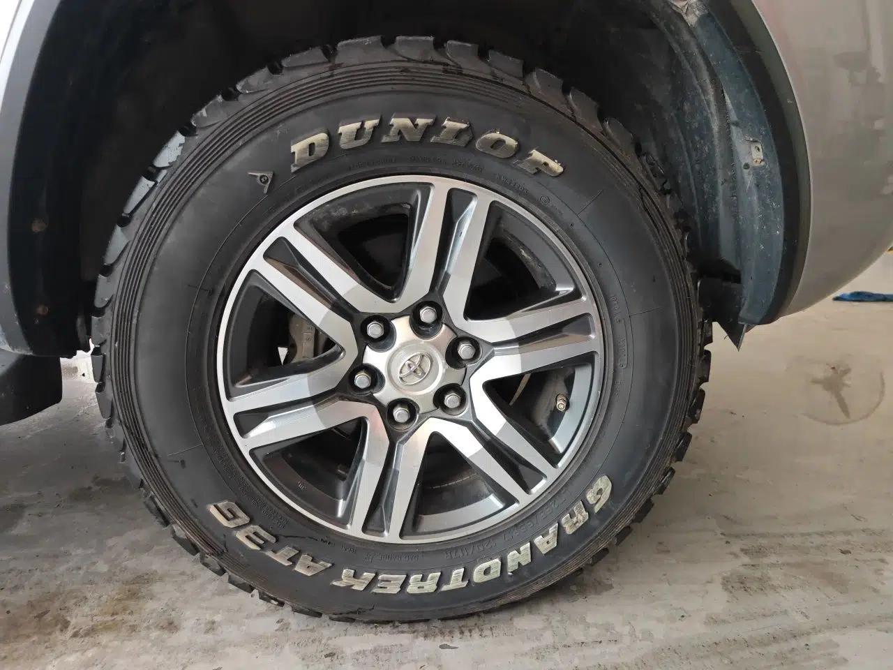 Toyota Fortuner  — миниатюра 8