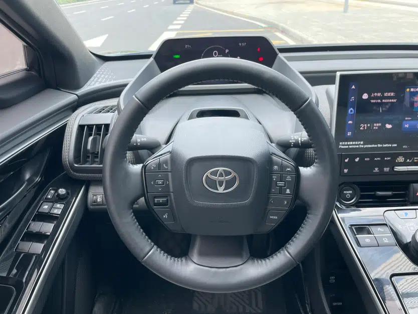 Toyota BZ 4X 2024 615 PRO Edition — миниатюра 11