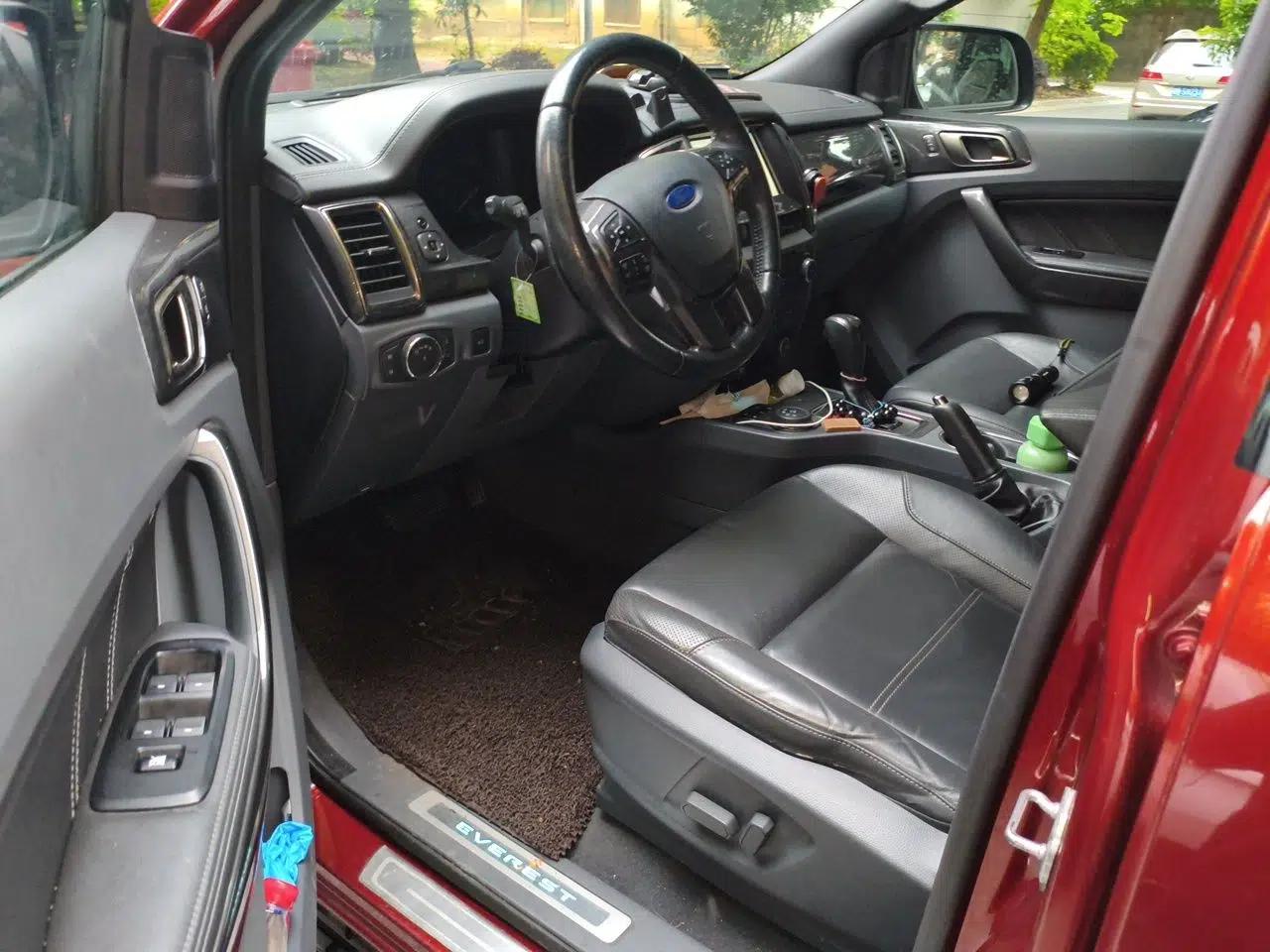 Ford Everest 2016 2.0T Gasoline Automatic 4x4 Flagship Edition — миниатюра 17