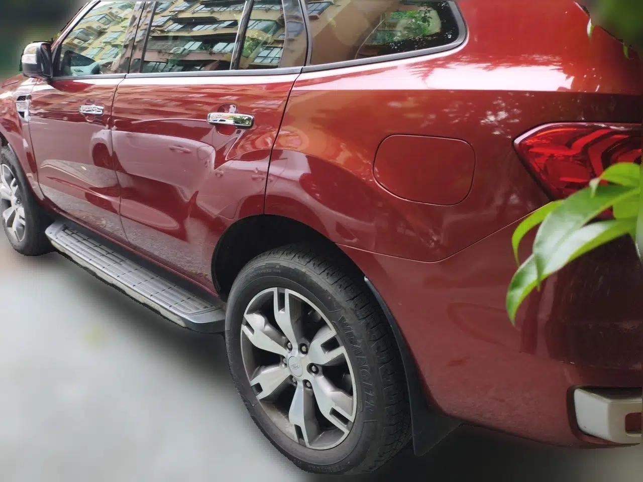 Ford Everest 2016 2.0T Gasoline Automatic 4x4 Flagship Edition — миниатюра 4