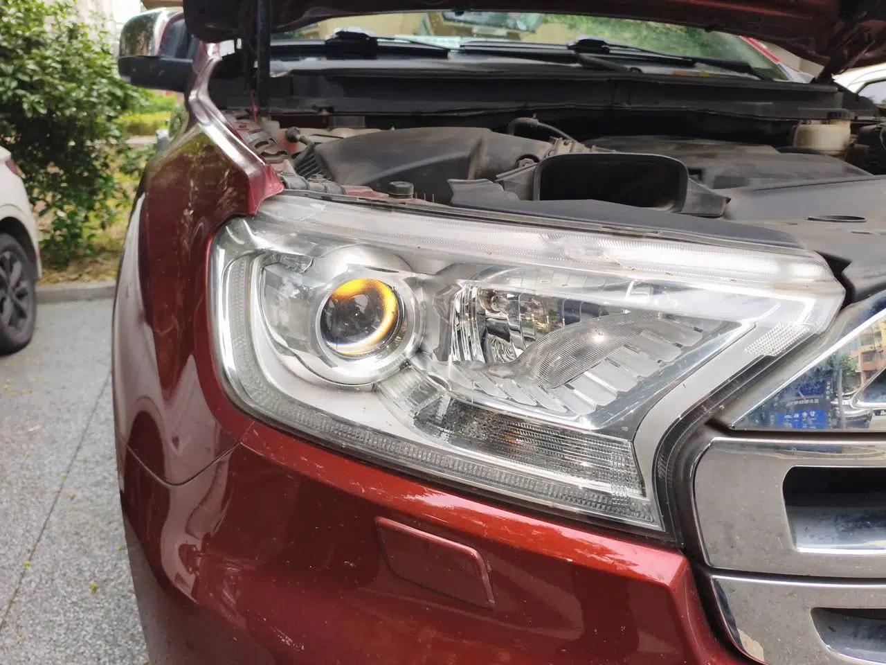 Ford Everest 2016 2.0T Gasoline Automatic 4x4 Flagship Edition — миниатюра 7