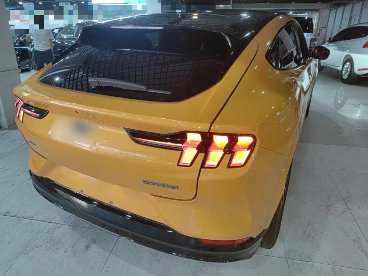Ford Mustang Mach-E 2024 GT Model — миниатюра 6