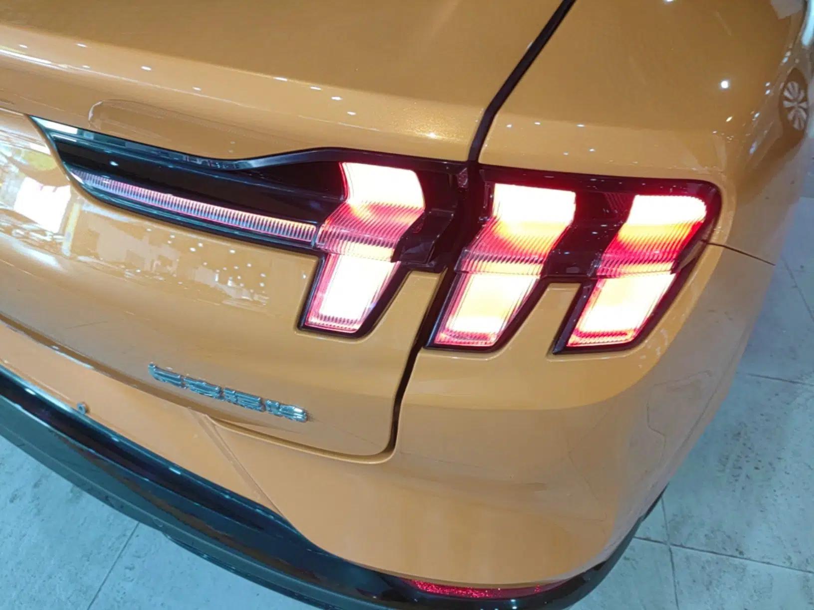 Ford Mustang Mach-E 2024 GT Model — миниатюра 7
