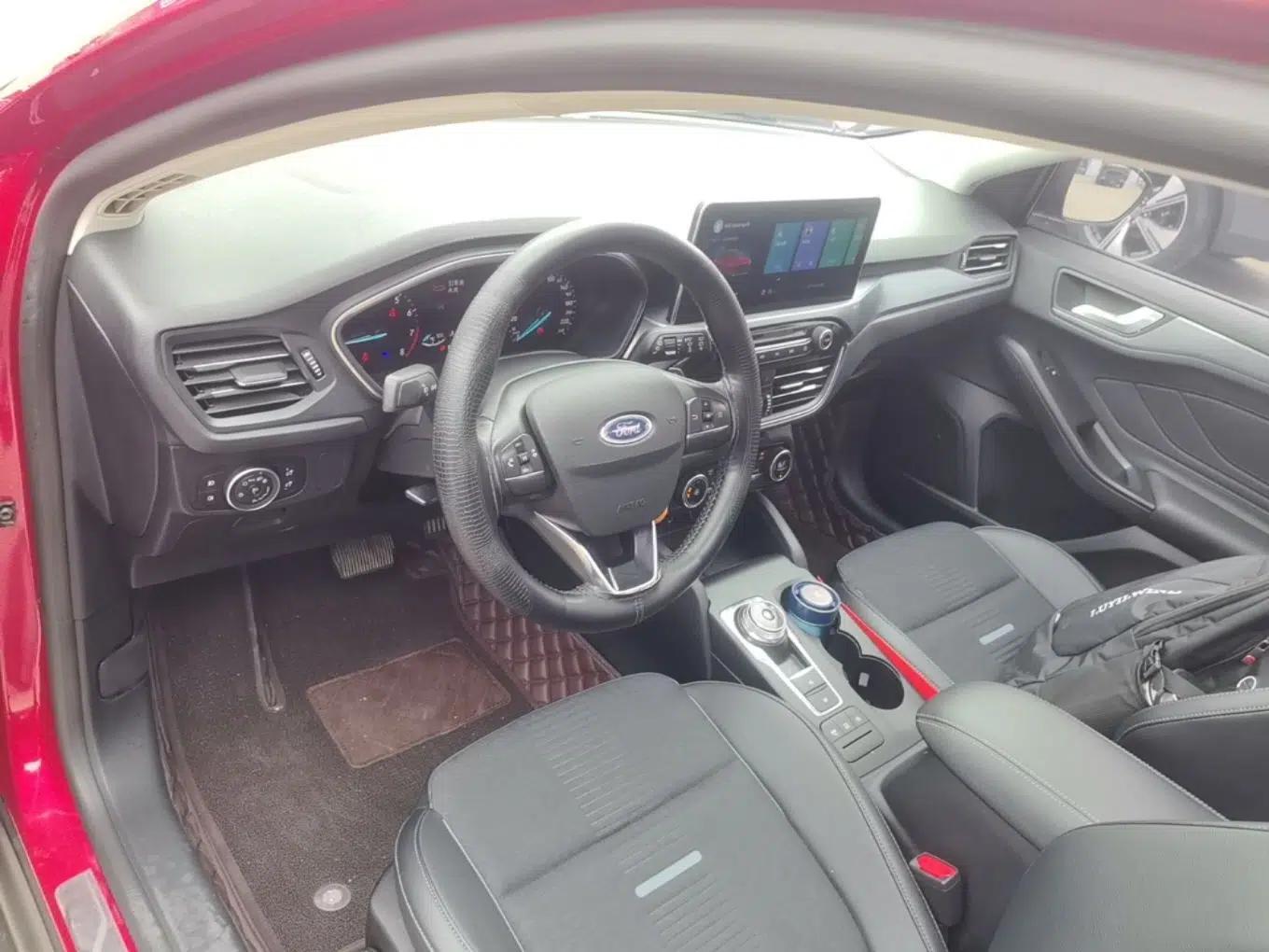 Ford Focus Active 2020 EcoBoost 180 Automatic Trendy Model — миниатюра 13