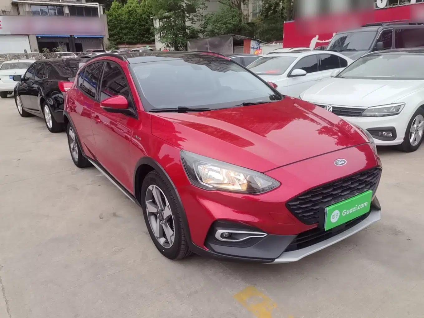 Ford Focus Active 2020 EcoBoost 180 Automatic Trendy Model — миниатюра 3