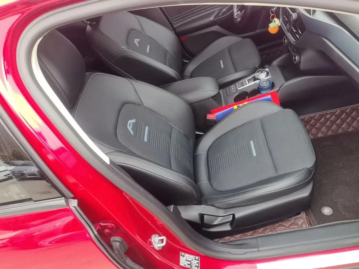 Ford Focus Active 2020 EcoBoost 180 Automatic Trendy Model — миниатюра 23