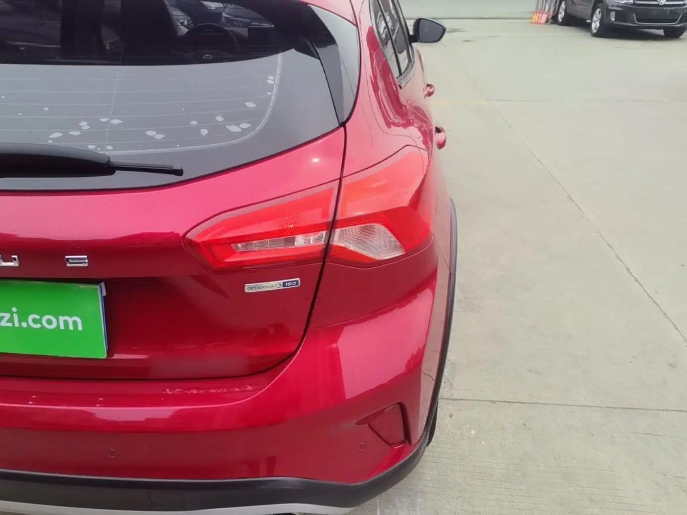 Ford Focus Active 2020 EcoBoost 180 Automatic Trendy Model — миниатюра 7
