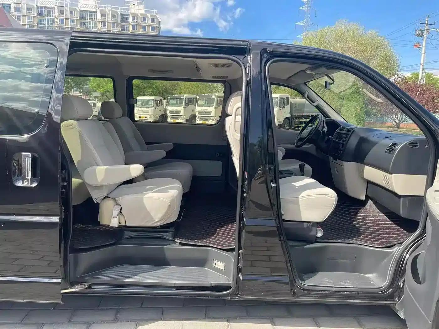 Grace 2007 2.7L Business Class Standard 9-seater 3RZ — миниатюра 14