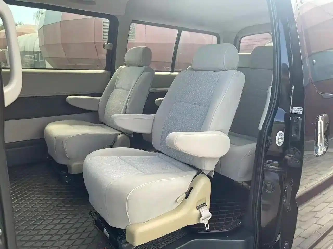 Grace 2007 2.7L Business Class Standard 9-seater 3RZ — миниатюра 21