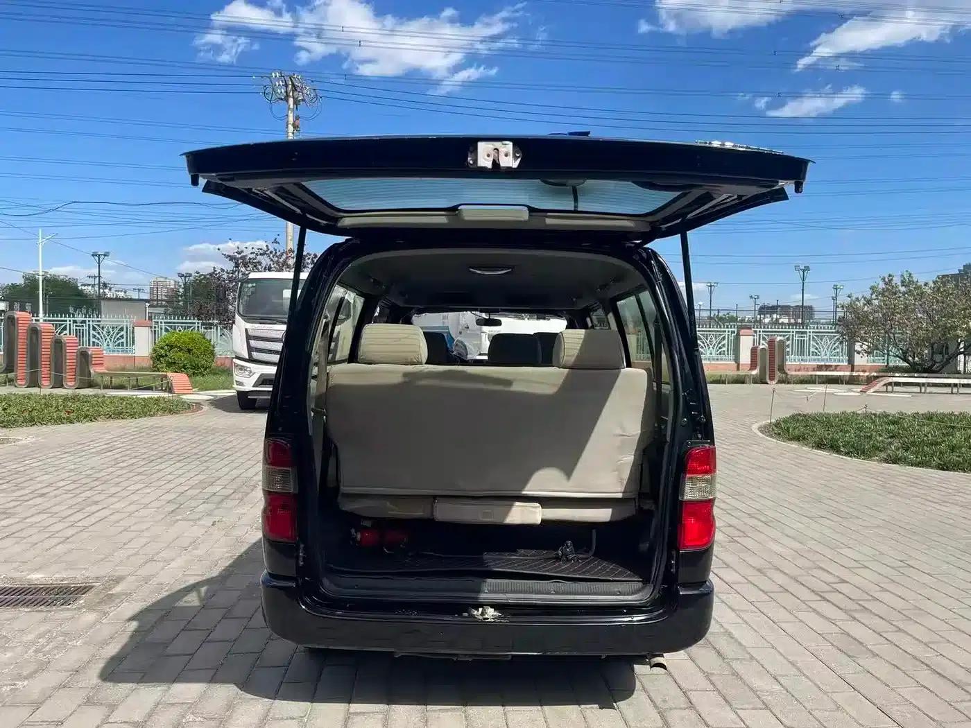 Grace 2007 2.7L Business Class Standard 9-seater 3RZ — миниатюра 9