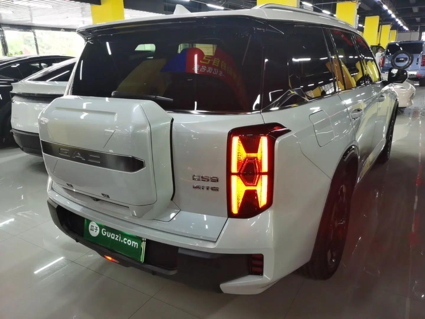 GAC Trumpchi ES9 2024 PHEV 143km Traveler Max — миниатюра 6