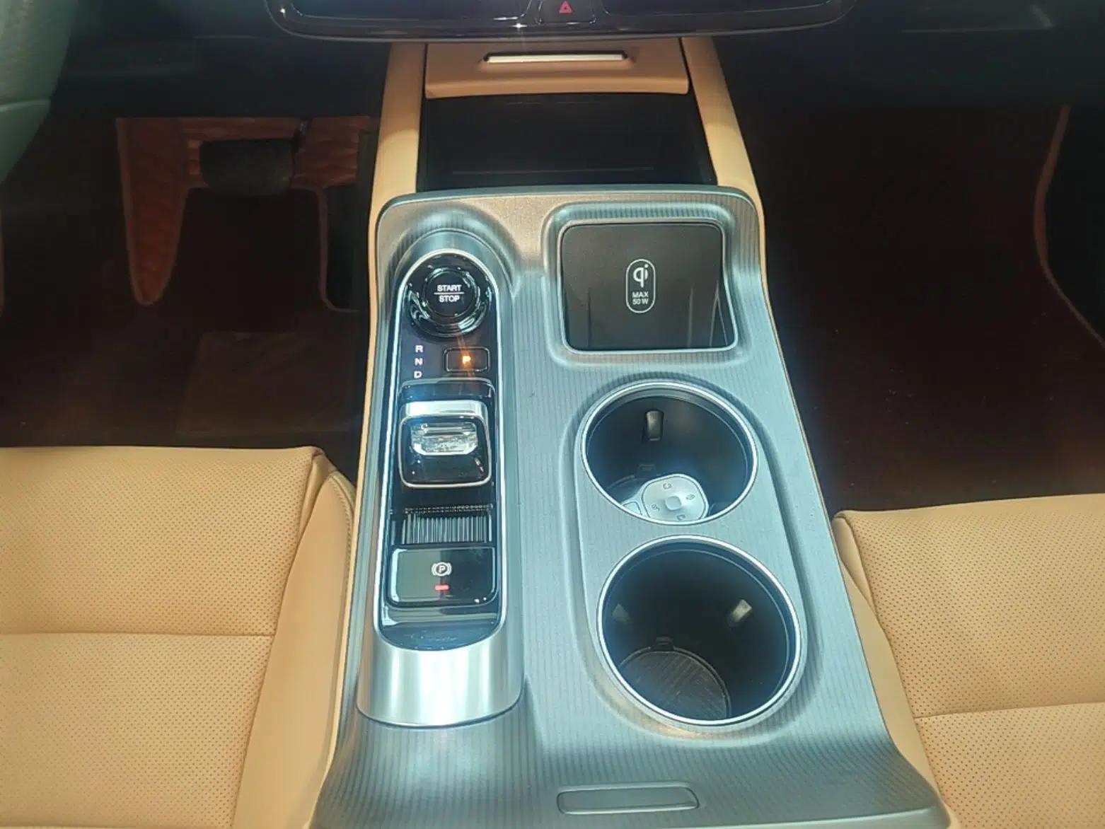 GAC Trumpchi E8 2024 Honor Series 2.0L Honor Edition — миниатюра 17