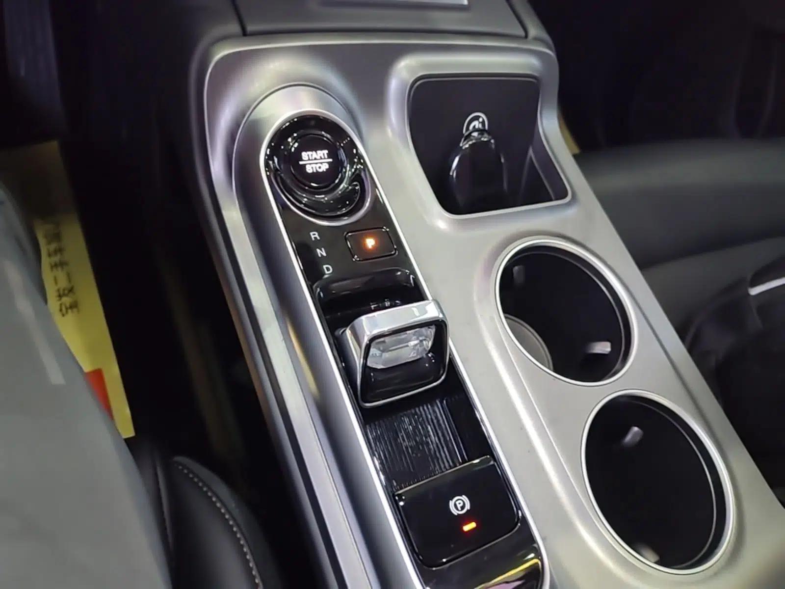 GAC Trumpchi E8 2024 Honor Series 2.0L Honor Edition — миниатюра 17