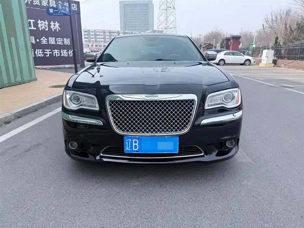 Chrysler 300C (Imported) 2013 3.6L Premium Edition — миниатюра 2