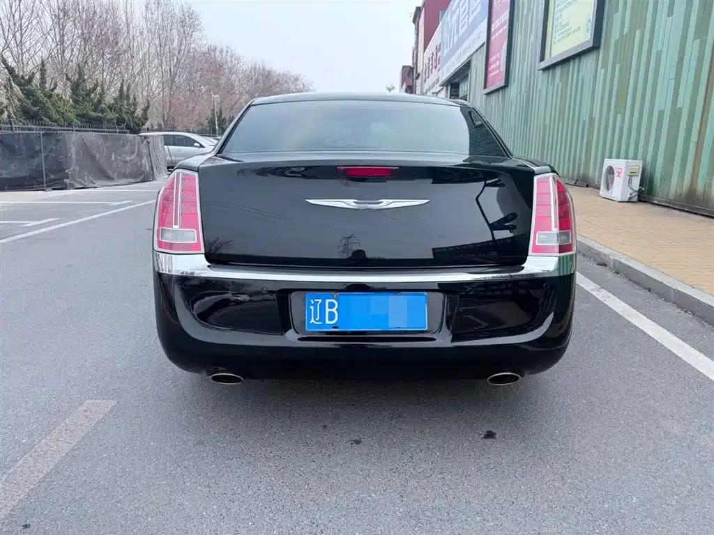 Chrysler 300C (Imported) 2013 3.6L Premium Edition — миниатюра 11