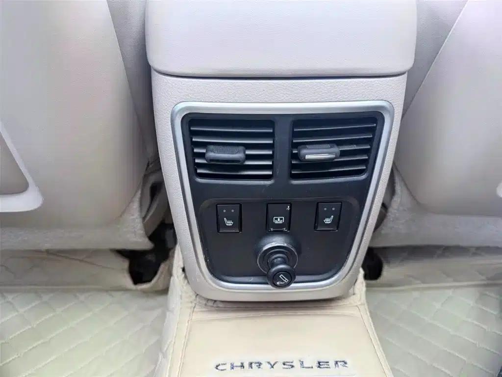 Chrysler 300C (Imported) 2013 3.6L Premium Edition — миниатюра 9
