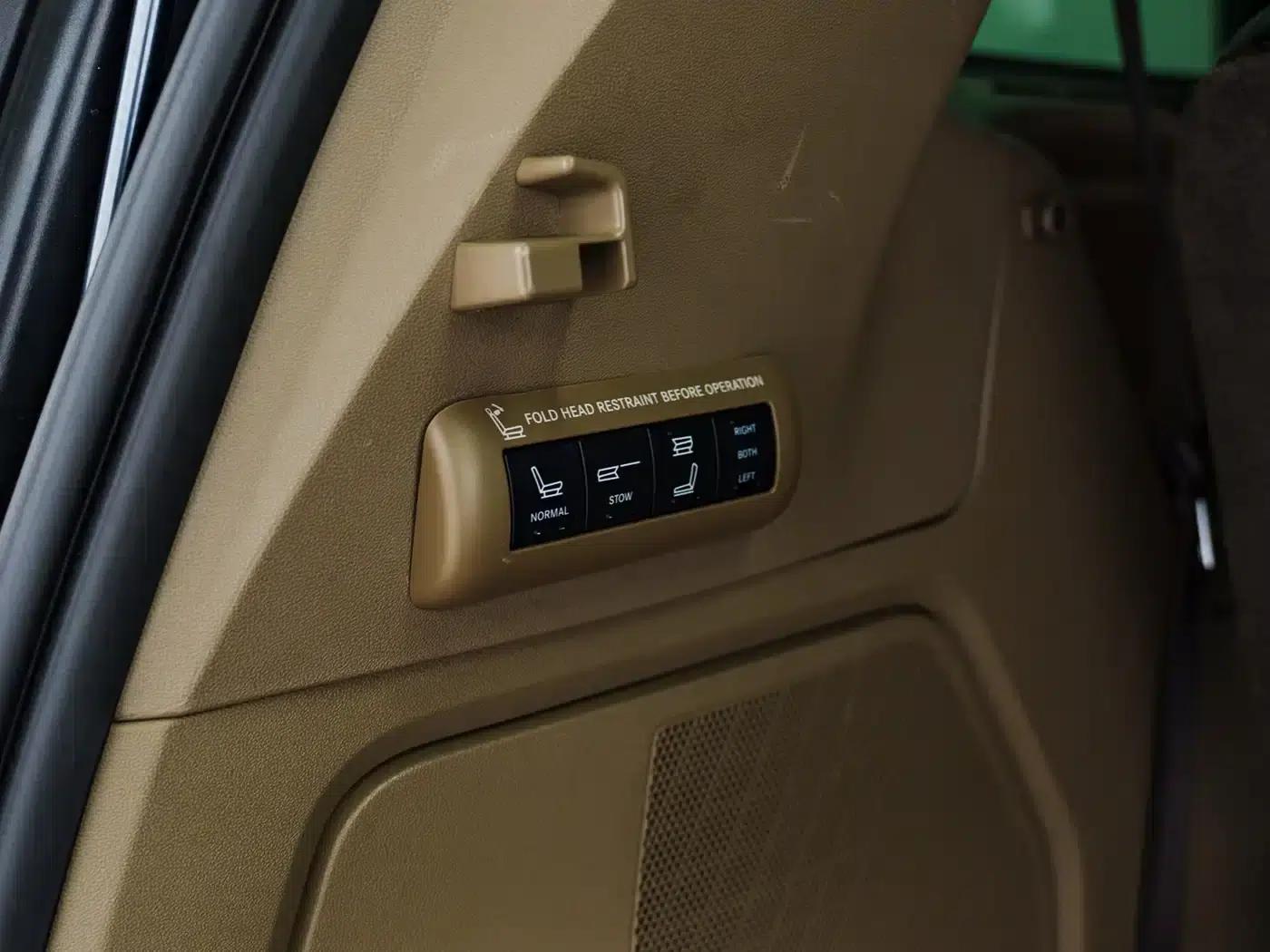 2013 Chrysler Grand Voyager (Imported) 3.6L Luxury Edition — миниатюра 16
