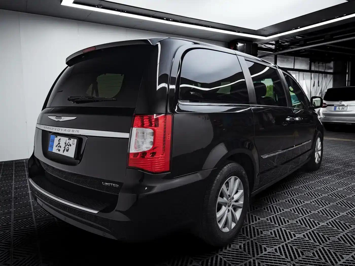 2013 Chrysler Grand Voyager (Imported) 3.6L Luxury Edition — миниатюра 8