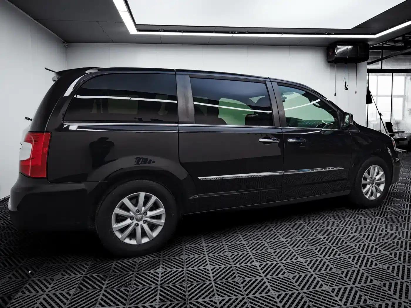2013 Chrysler Grand Voyager (Imported) 3.6L Luxury Edition — миниатюра 9