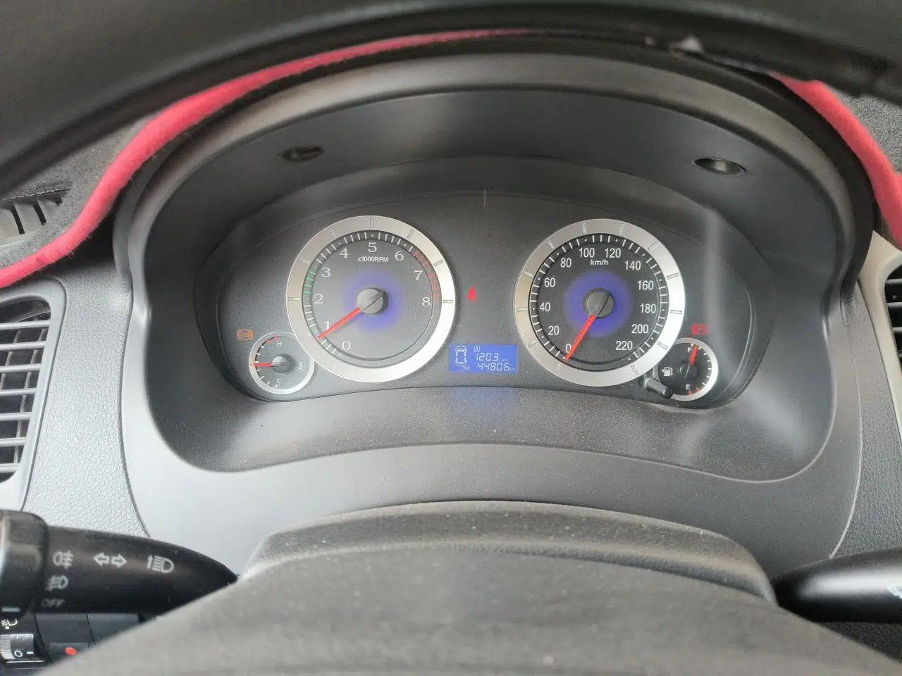 Geely Auto Diamond 2015 Sedan 1.5L Manual SuperDeluxe Model — миниатюра 12