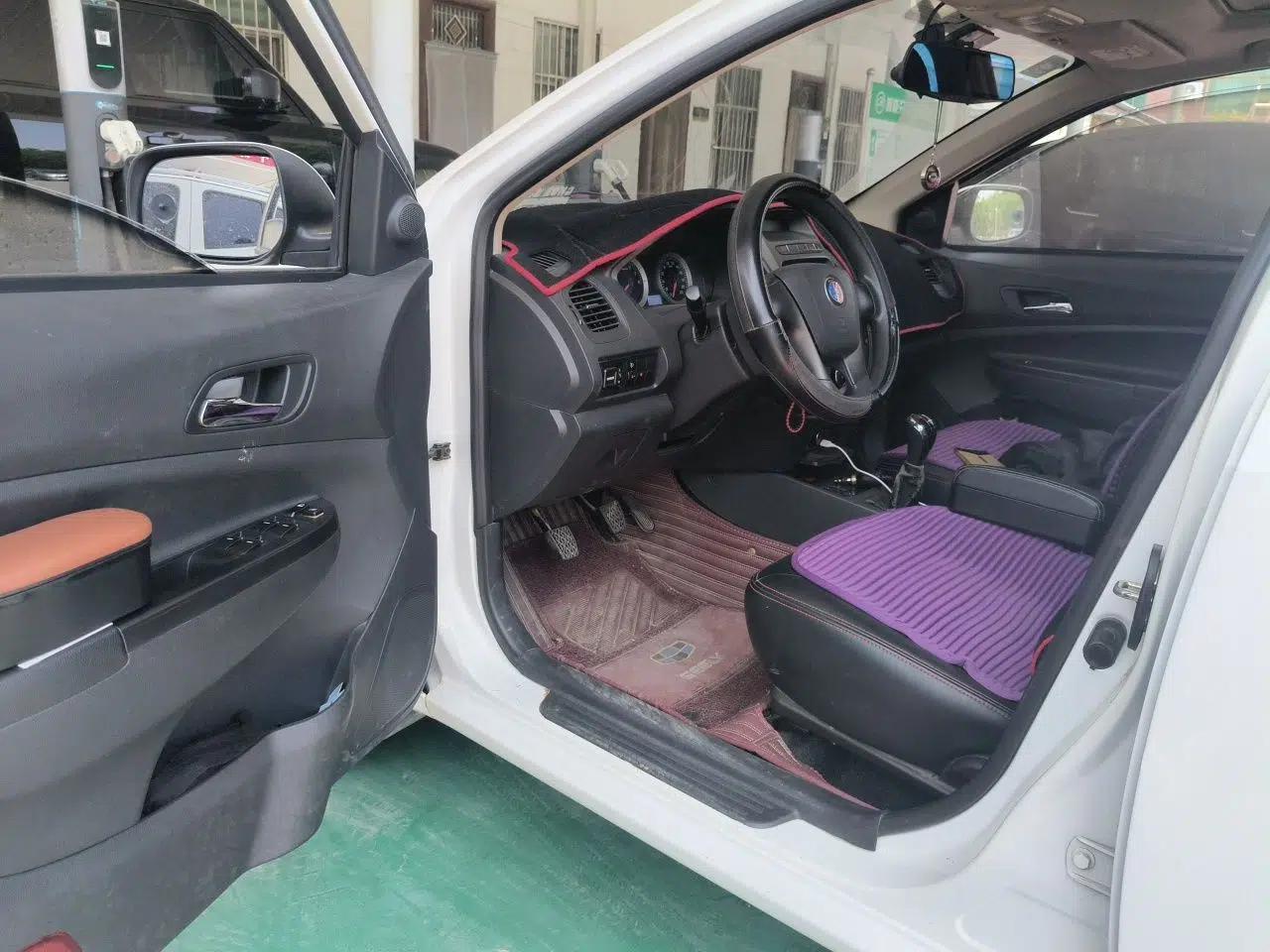 Geely Auto Diamond 2015 Sedan 1.5L Manual SuperDeluxe Model — миниатюра 17