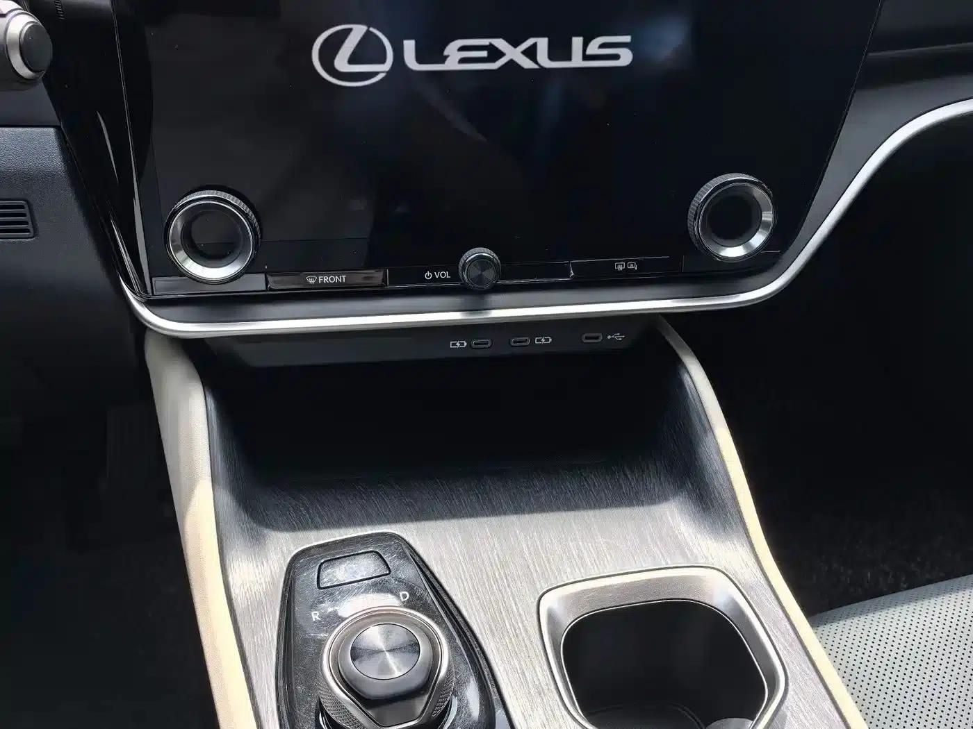 Lexus RZ 2023 450e AWD Luxury Edition — миниатюра 17