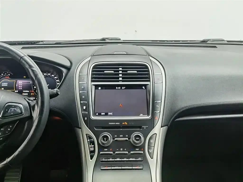 Lincoln MKX 2017 2.0T Two-Wheel Drive Premium Edition — миниатюра 12