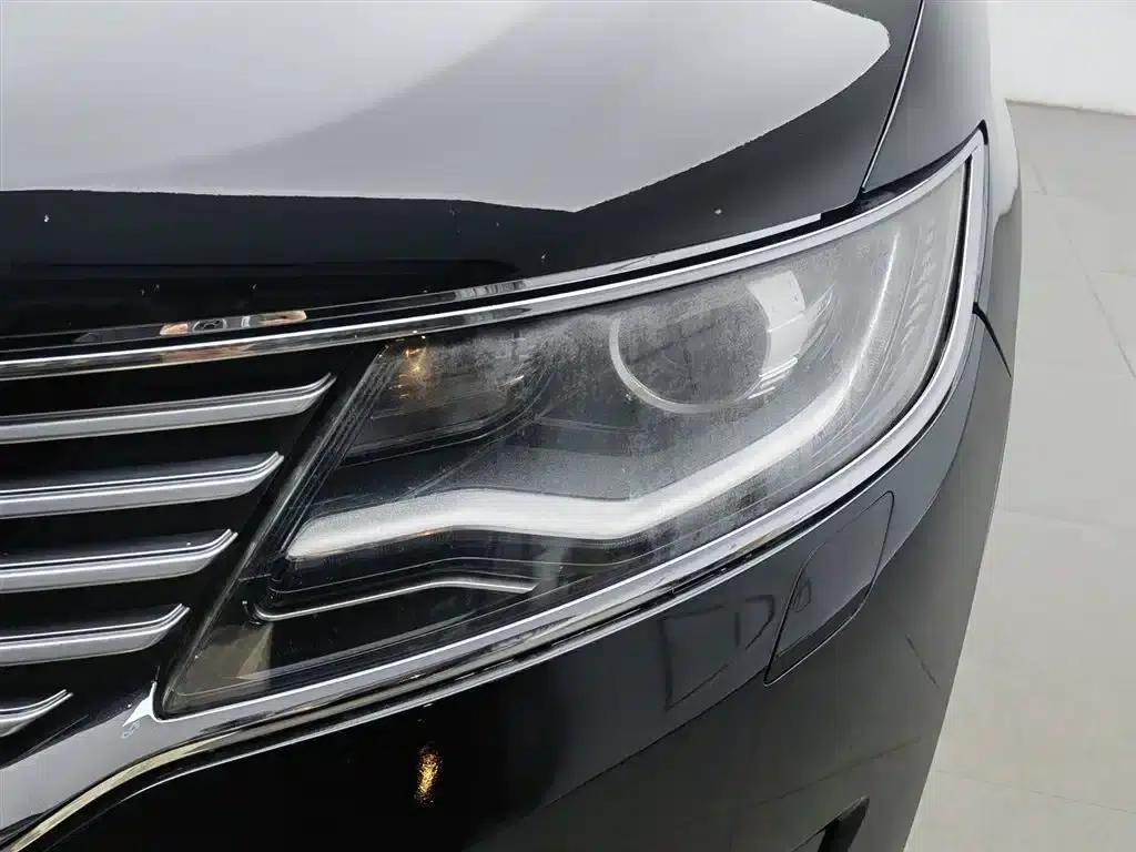 Lincoln MKX 2017 2.0T Two-Wheel Drive Premium Edition — миниатюра 7