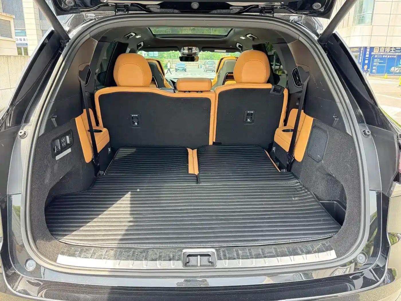 Lynk & Co 09 2021 2.0T Halo 7-seater — миниатюра 22