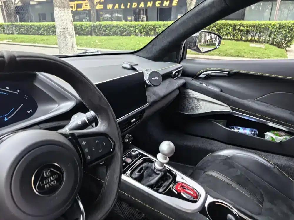 2022 EMIRA 3.5T V6 Manual First Edition — миниатюра 5