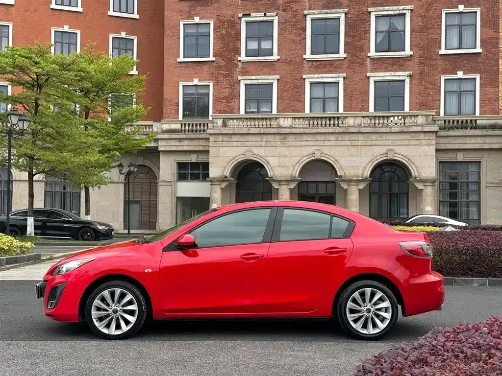 Mazda 3 Axela 2011 Sedan 1.6L Automatic Comfort — миниатюра 14