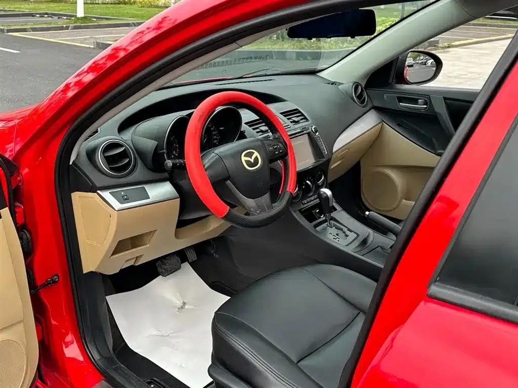 Mazda 3 Axela 2011 Sedan 1.6L Automatic Comfort — миниатюра 6