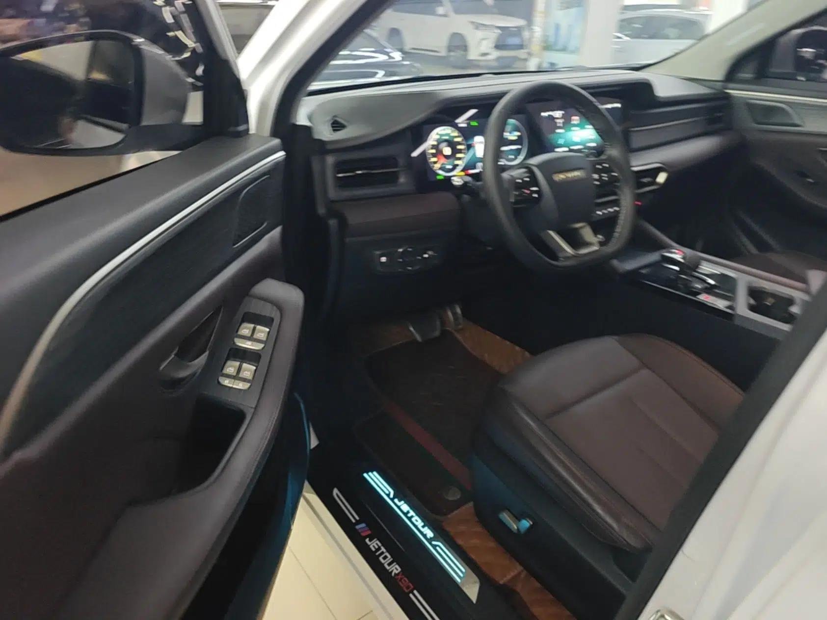 JETOUR X90 PLUS 2024 1.6TD DCT Villa 5-Seater — миниатюра 18