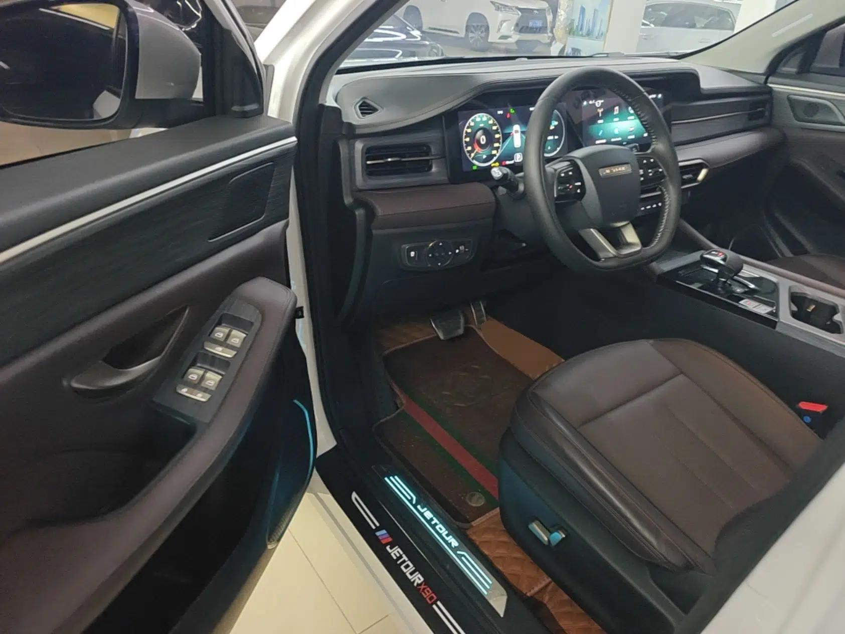 JETOUR X90 PLUS 2024 1.6TD DCT Villa 5-Seater — миниатюра 19