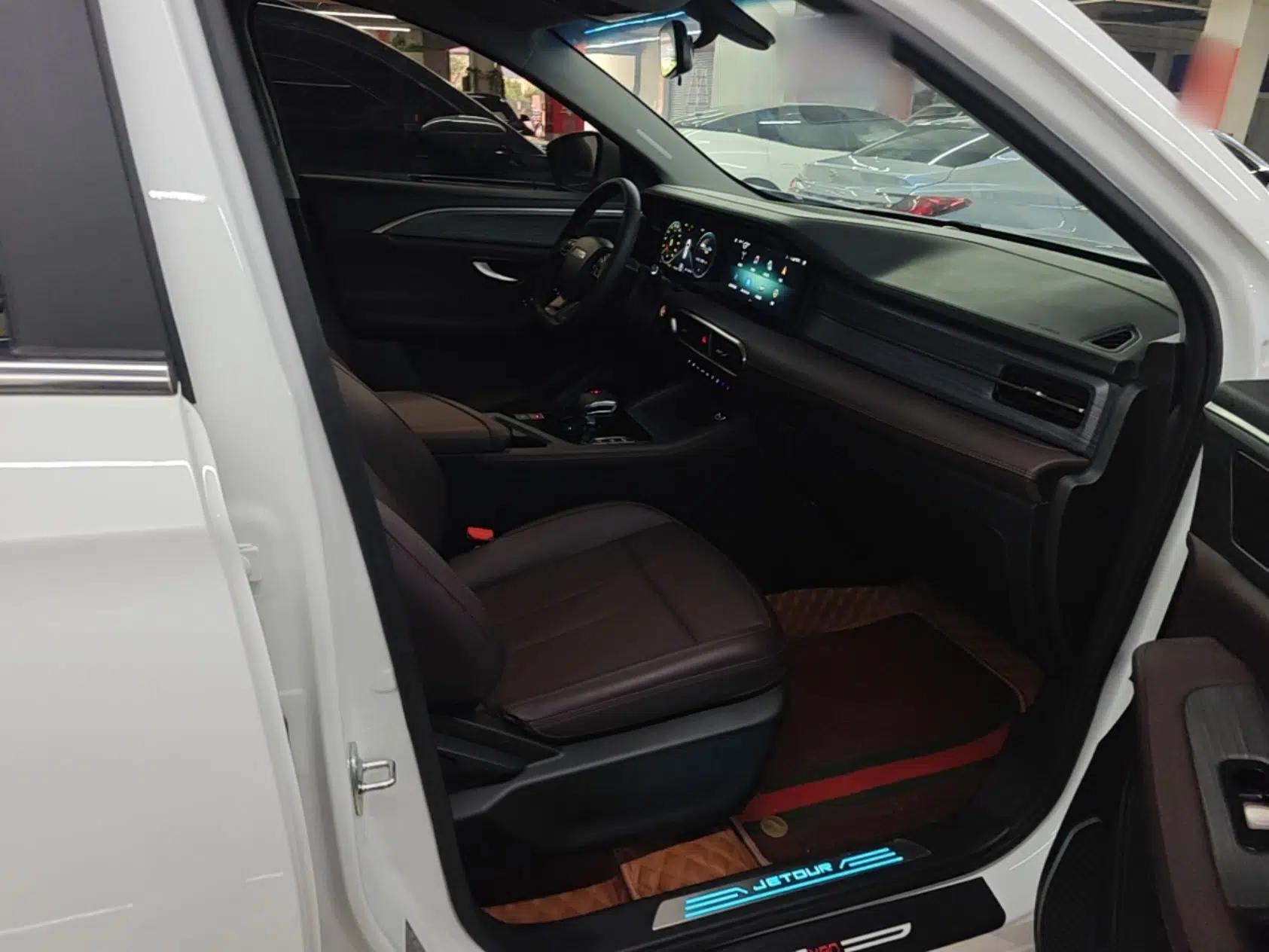 JETOUR X90 PLUS 2024 1.6TD DCT Villa 5-Seater — миниатюра 23