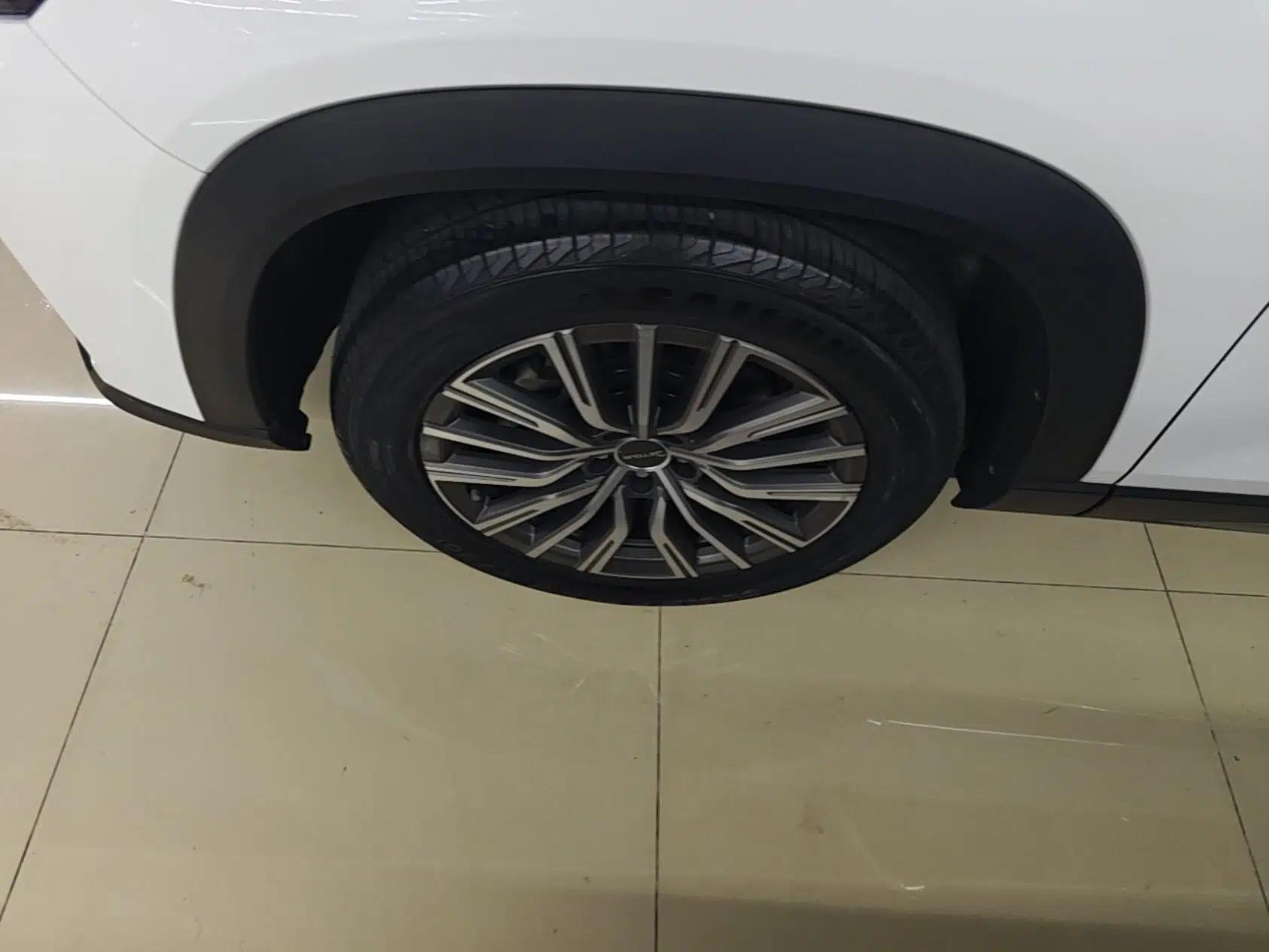 JETOUR X90 PLUS 2024 1.6TD DCT Villa 5-Seater — миниатюра 8