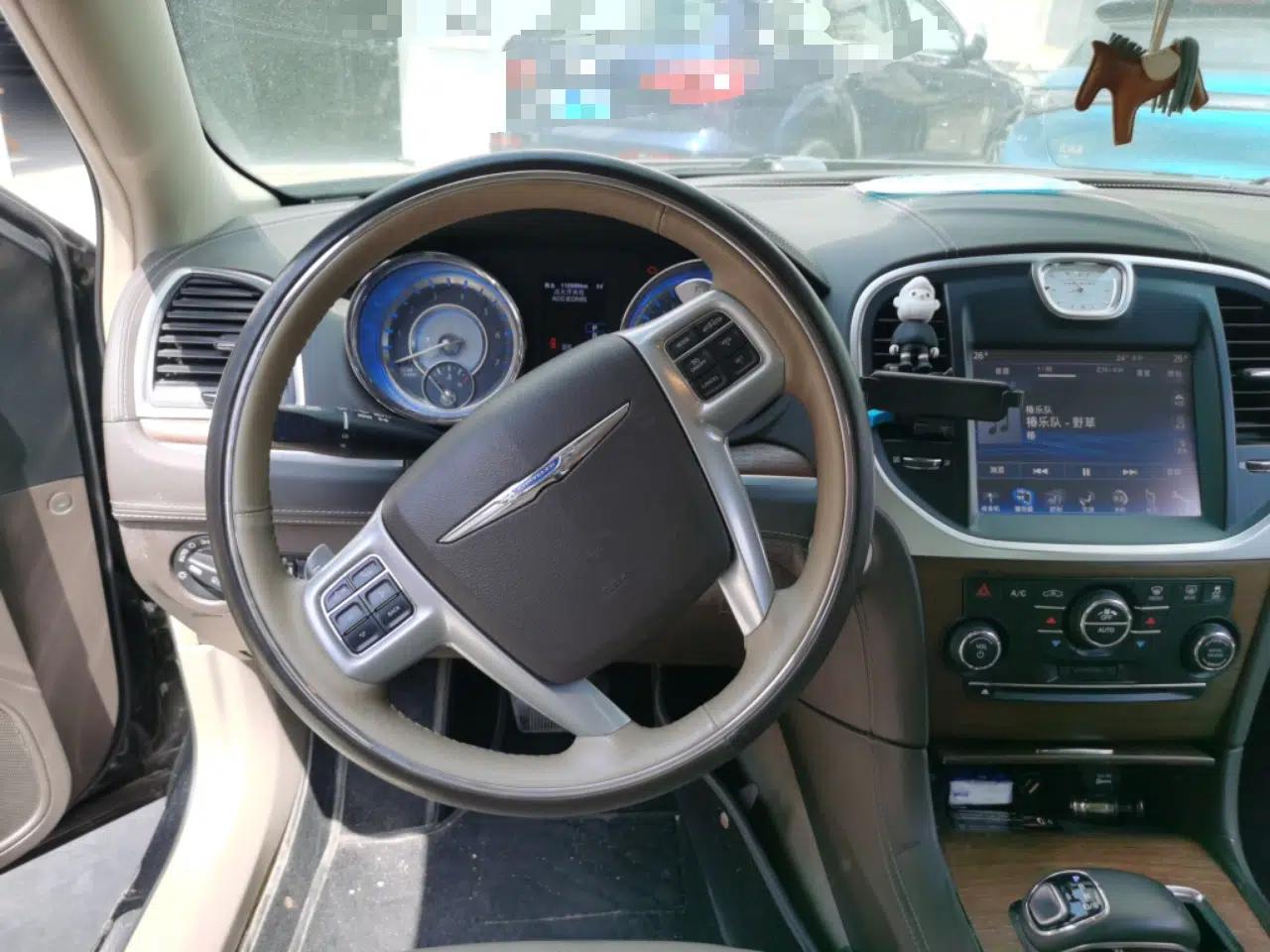 Chrysler 300C 2014 3.0L Excellence Edition — миниатюра 11