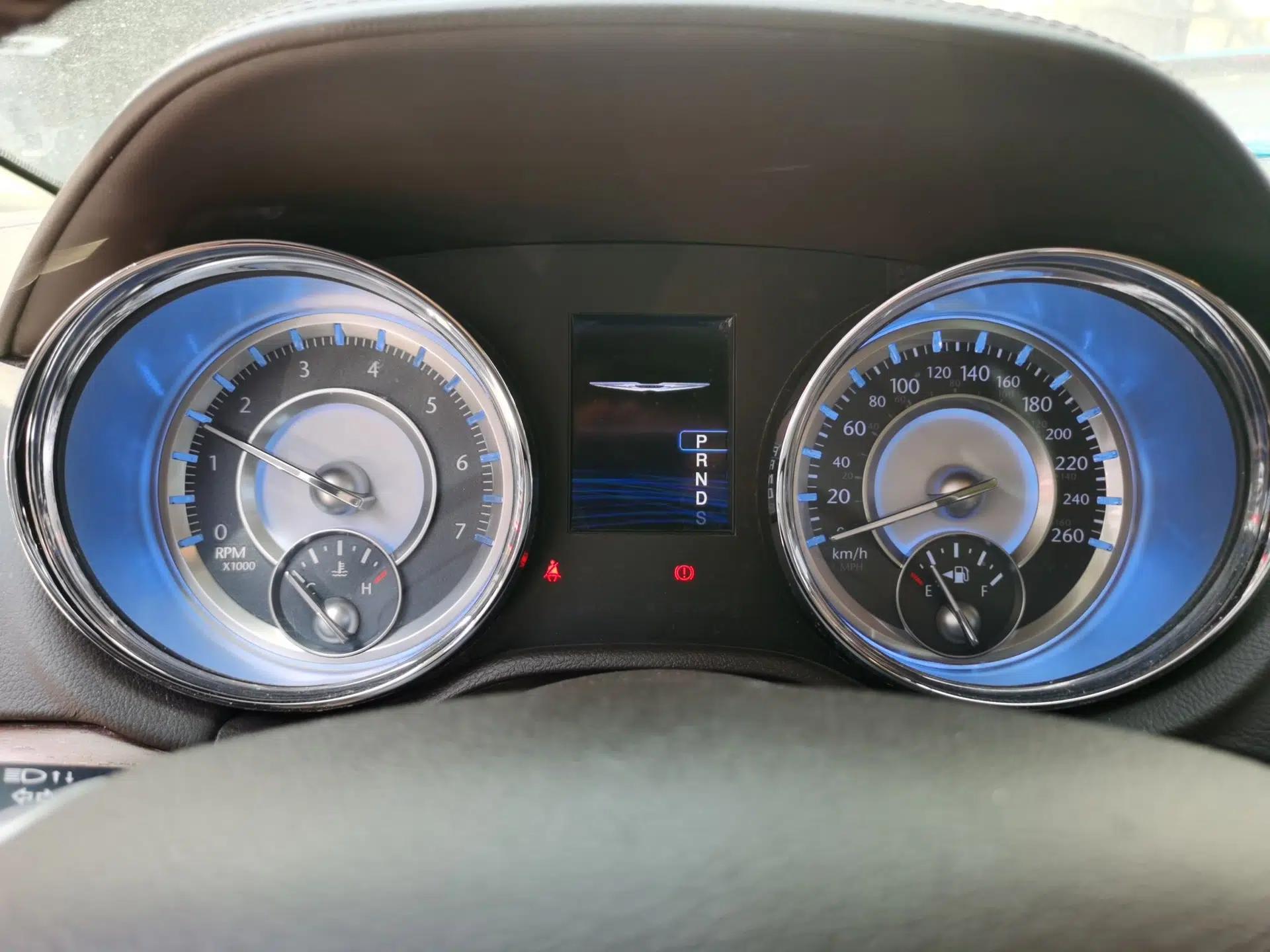 Chrysler 300C 2014 3.0L Excellence Edition — миниатюра 12