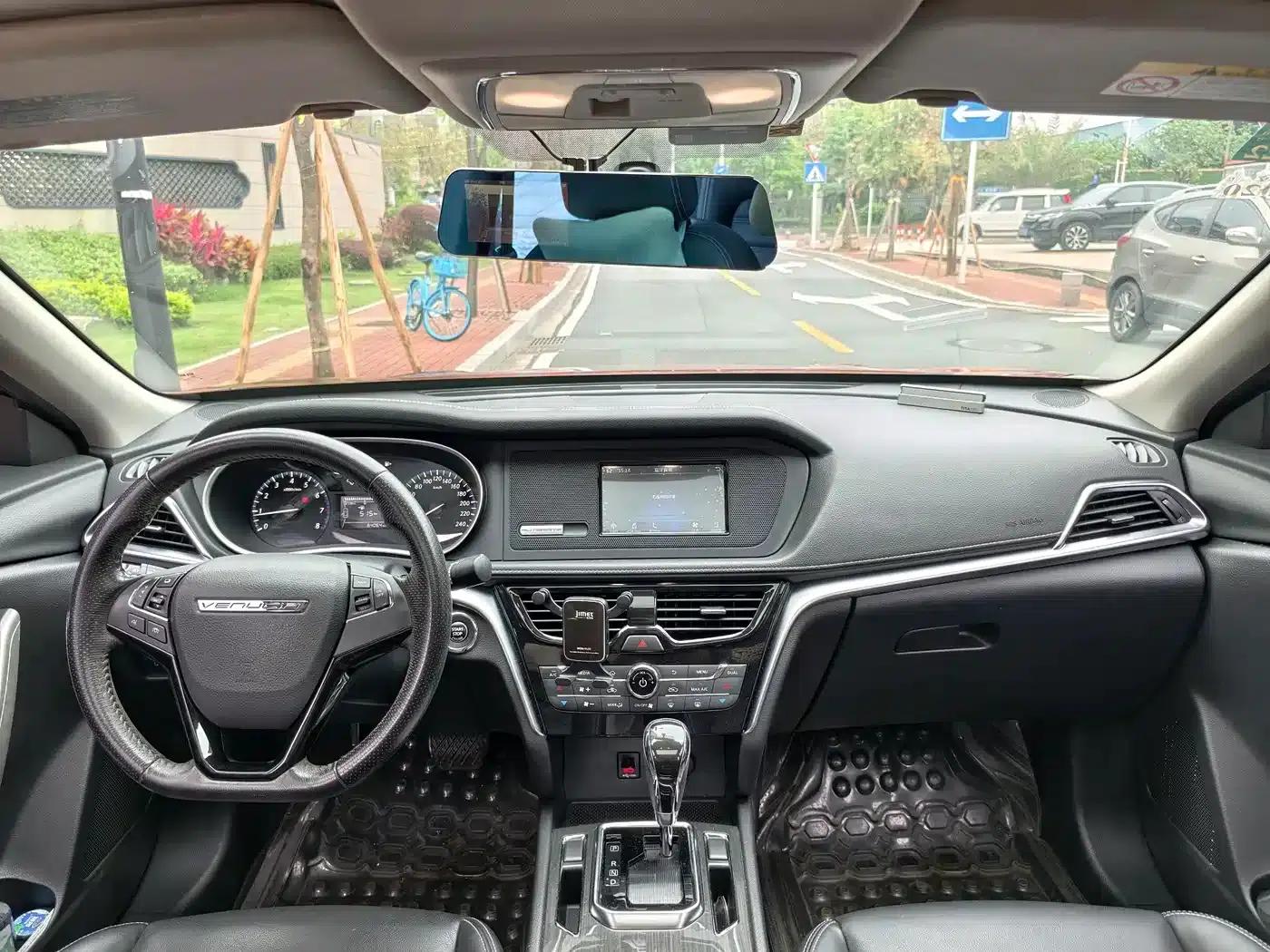 Venucia T90 2017 2.0L CVT Smart Edition — миниатюра 5