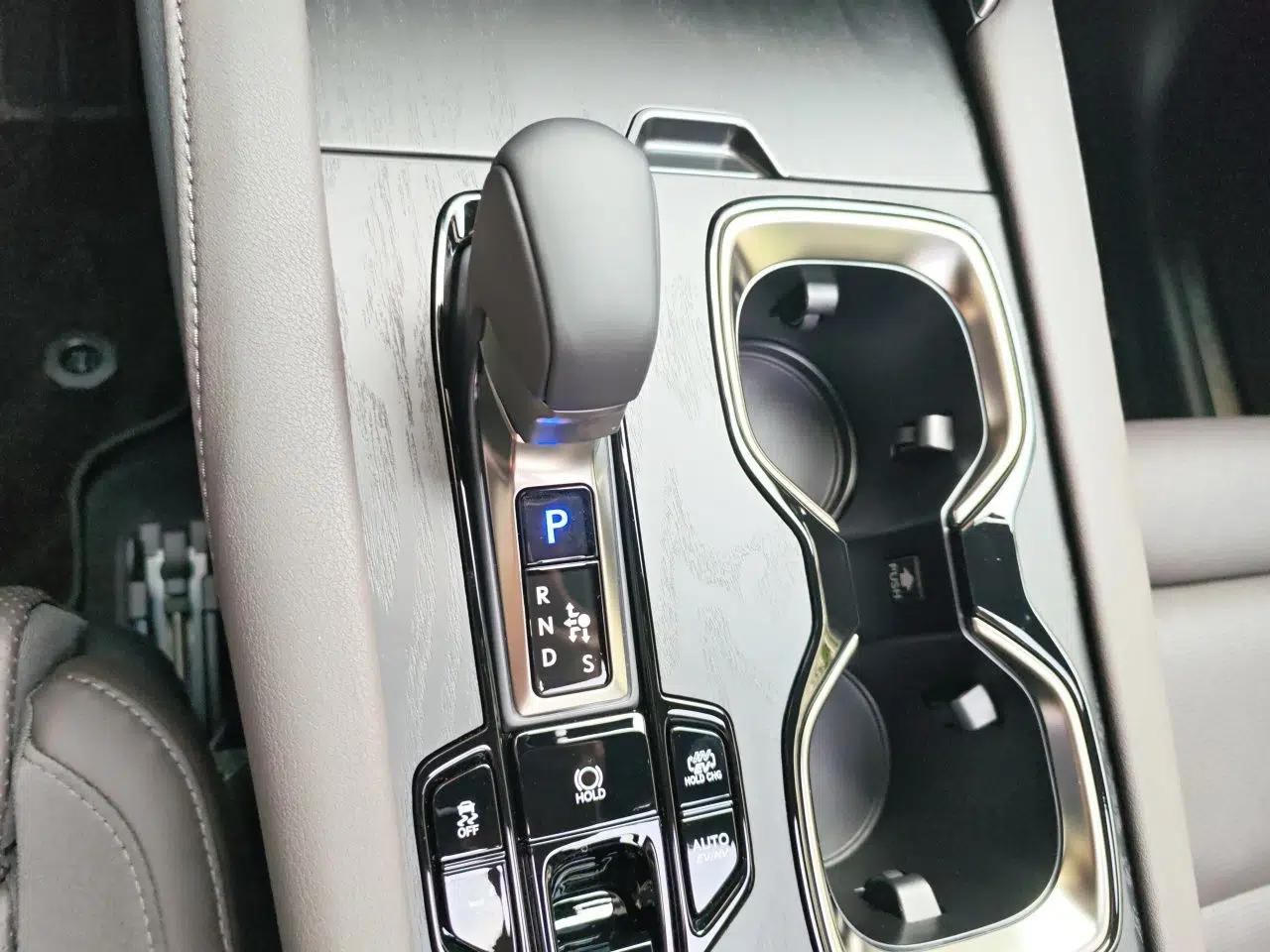 Lexus RX New Energy 2025 450h+ Four-Wheel Drive Comfort Edition — миниатюра 15