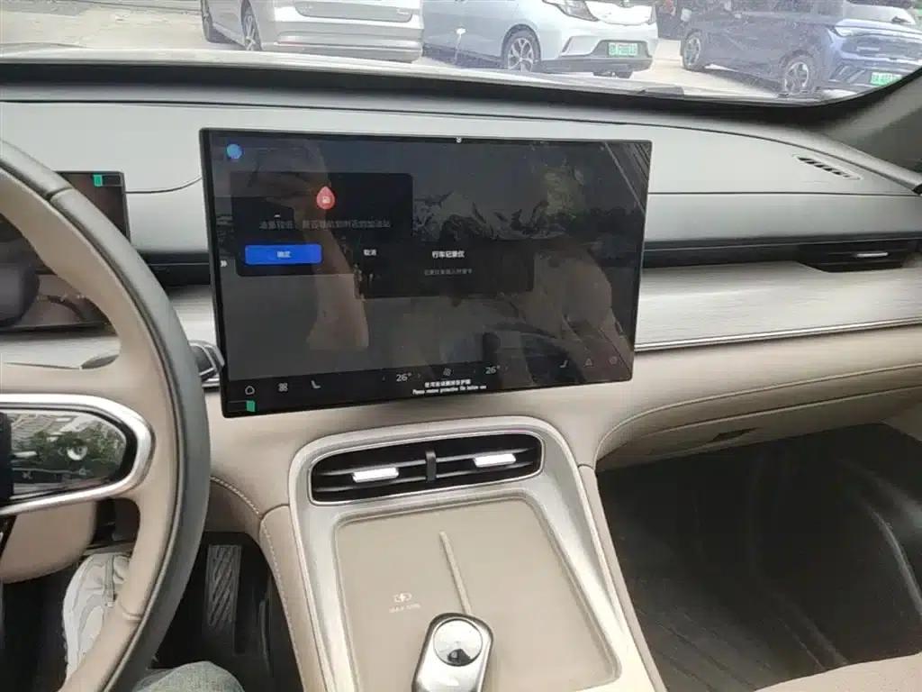 Fengyun T8 2025 1.5T 130km Premium Edition 5-seater — миниатюра 13