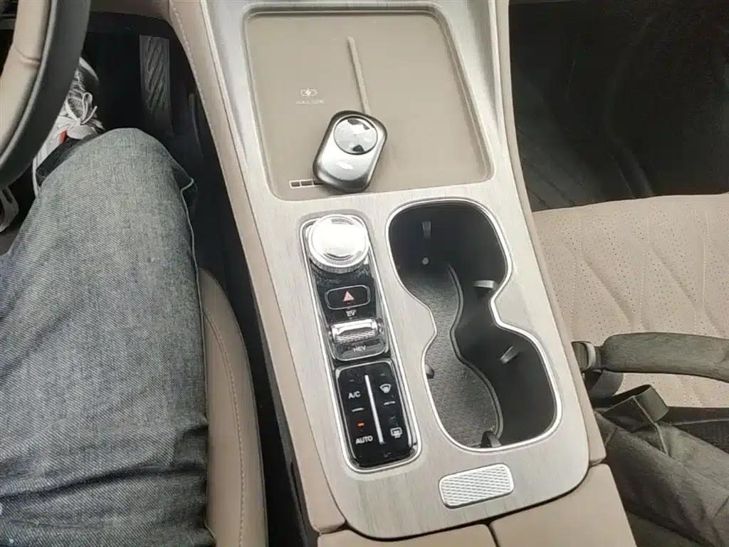 Fengyun T8 2025 1.5T 130km Premium Edition 5-seater — миниатюра 14