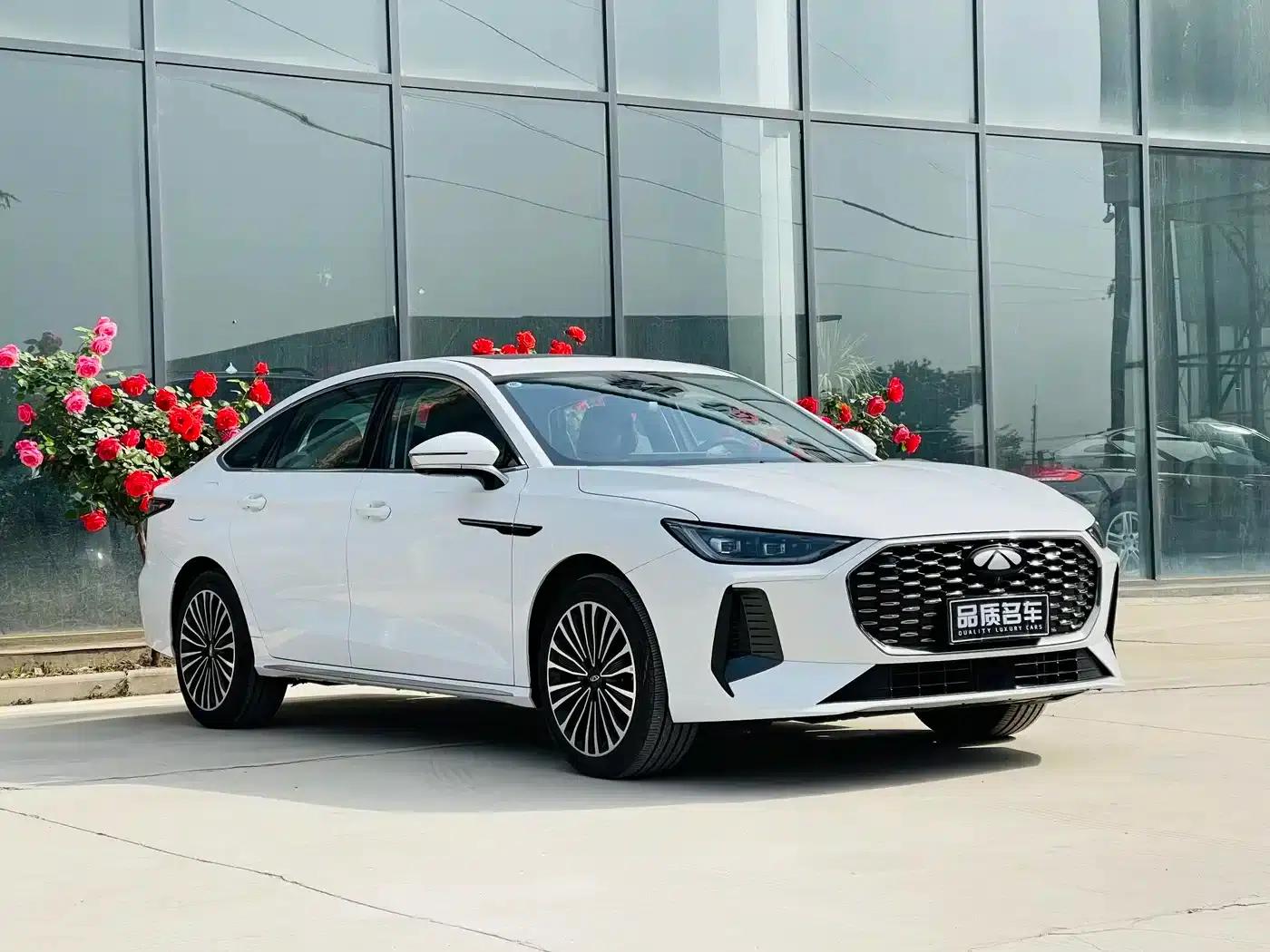 Fengyun A8L 2025 1.5TGDI 145km Luxury Edition — миниатюра 2